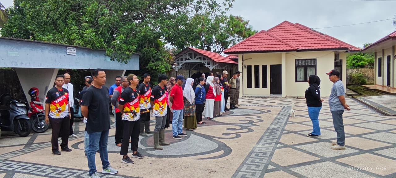 Kerja Bakti Jum' at Bersih Damai Sehat Sejahtera Di Lingkungan Kecamatan Tarakan Utara